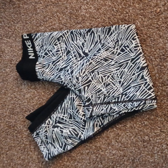 Nike Pants - Nike Pro black & white athletic leggings. Size small